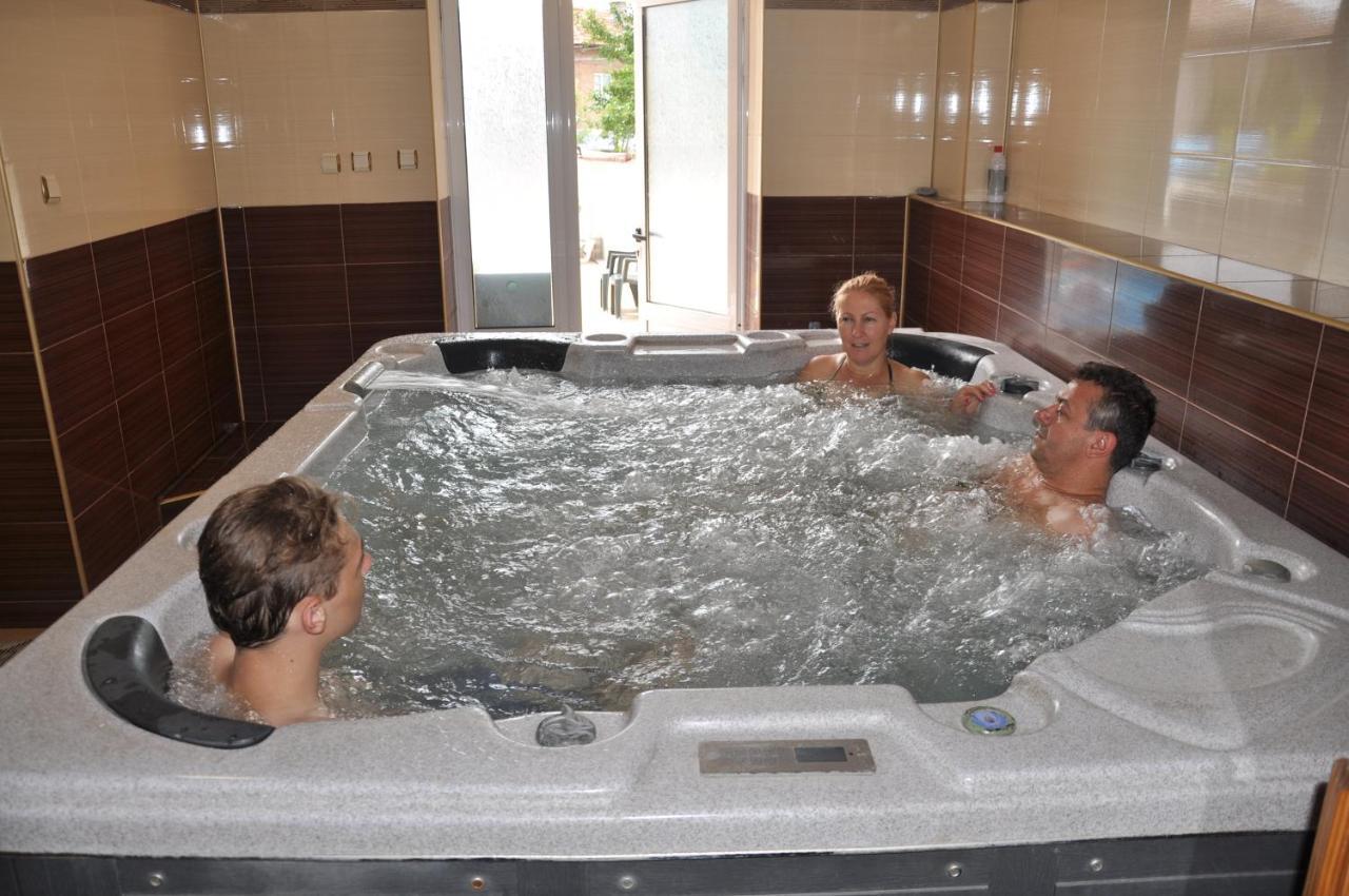 Family Hotel Dalia Velingrad Extérieur photo